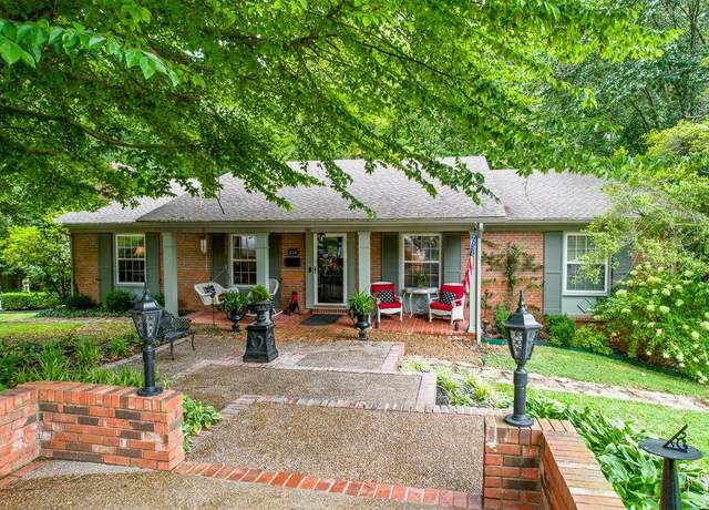 Property at 318 Norris Ct, Glasgow, KY 42141, 4 beds, 3 baths