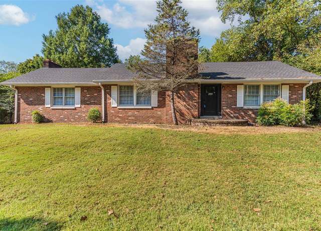 Property at 355 Marylan Ave, Bowling Green, KY 42101, 3 beds, 2 baths