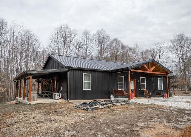 Property at 2410 Apple Grove Rd, Summer Shade, KY 42166, 3 beds, 2 baths