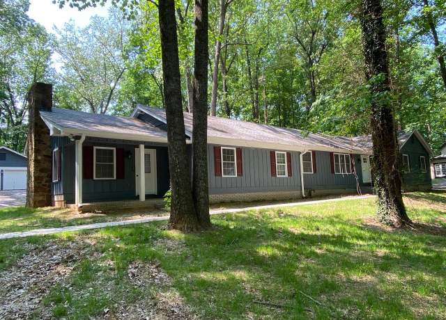 Property at 214 Woodbrier Dr, Scottsville, KY 42164, 4 beds, 3 baths