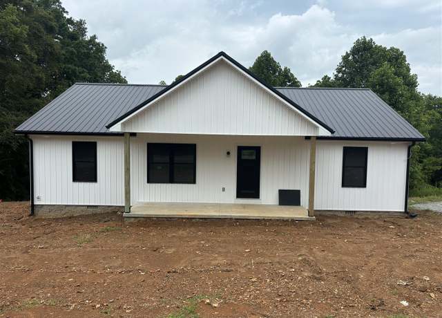 Property at 800 Pope Rd, Scottsville, KY 42164, 3 beds, 2 baths