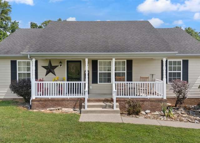 Property at 404 Old Davidson Rd, Glasgow, KY 42141, 3 beds, 2 baths