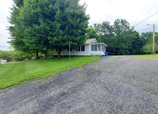 Property at 132 Harwood St, Glasgow, KY 42141, 3 beds, 2 baths