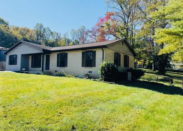 Property at 1016 Woodlawn St, Glasgow, KY 42141, 3 beds, 2 baths