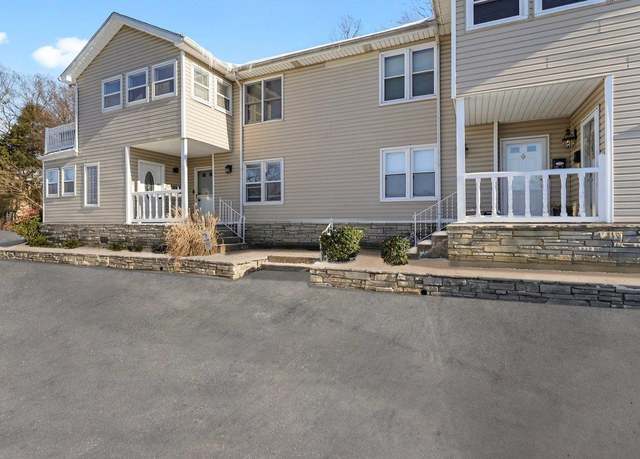 Property at 562 E Main Ave, Bowling Green, KY 42101, 2 beds, 2 baths