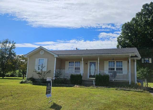 Property at 133 Village Cir, Glasgow, KY 42749, 3 beds, 2 baths