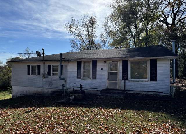 Property at 745 Loving Rd, Bowling Green, KY 42101, 4 beds, 1 bath