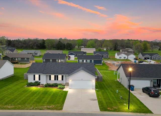 Property at 521 Labrador Dr, Bowling Green, KY 42101, 3 beds, 2 baths