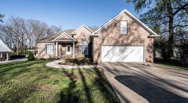 Photo of 2124 Mccubbin Dr, Bowling Green, KY 42104