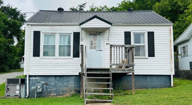 Photo of 713 E 4th St, Russellville, KY 42276