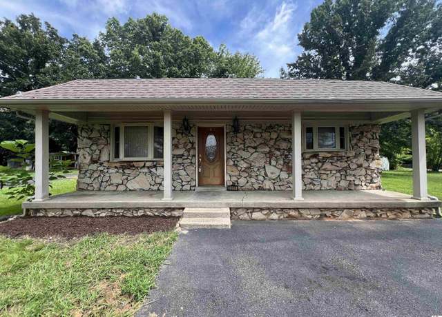 Property at 2209 S 28th St, Paducah, KY 42003, 2 beds, 1 bath