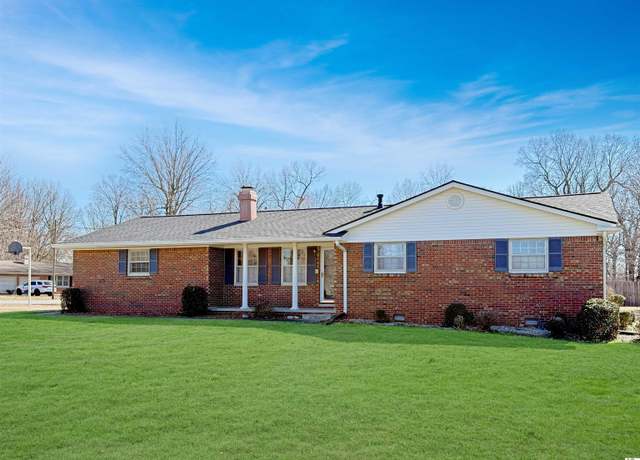 Property at 6815 Greenfield Dr, Paducah, KY 42025, 3 beds, 2 baths