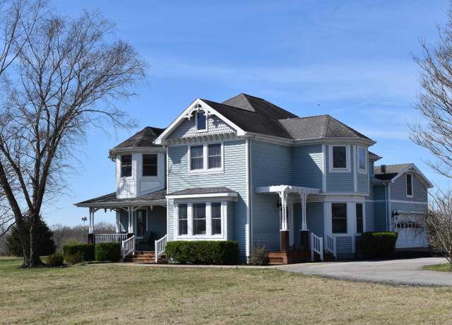 Property at 344 Camelot Dr, Cadiz, KY 42211, 5 beds, 3 baths