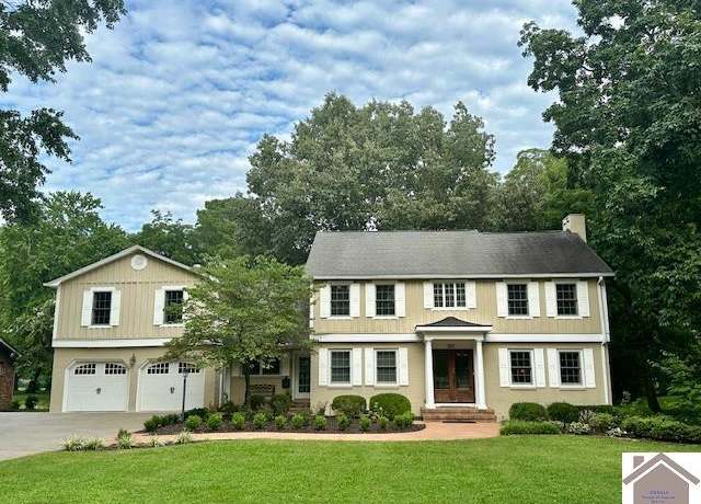 Property at 302 Oakdale Dr, Murray, KY 42071, 4 beds, 2.5 baths