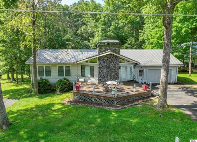 Property at 251 Hickory Hill Ln, Benton, KY 42025, 3 beds, 2 baths