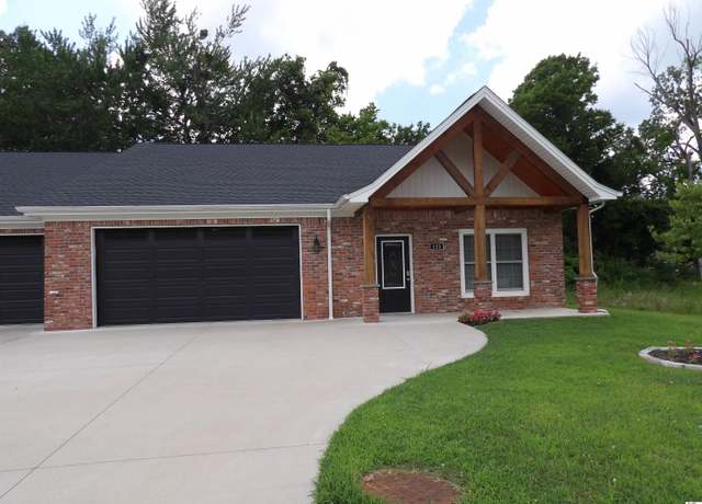 Property at 123 Long Dr, Paducah, KY 42003, 3 beds, 2 baths