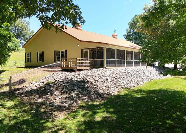 Property at 445 Dianne Dr, Eddyville, KY 42038, 3 beds, 2 baths