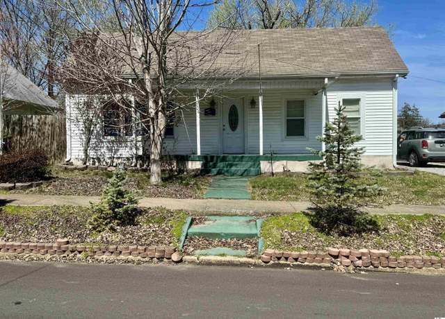 Property at 504 Pine St, Murray, KY 42071, 1 bed, 0.5 baths