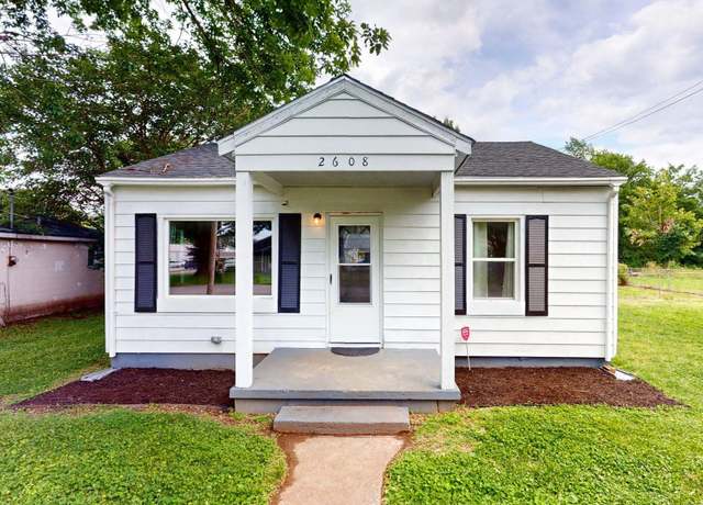 Property at 2608 Fairmont St, Paducah, KY 42003, 3 beds, 1 bath