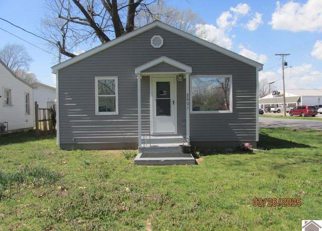 Property at 2601 Fairmont St, Paducah, KY 42003, 2 beds, 1 bath