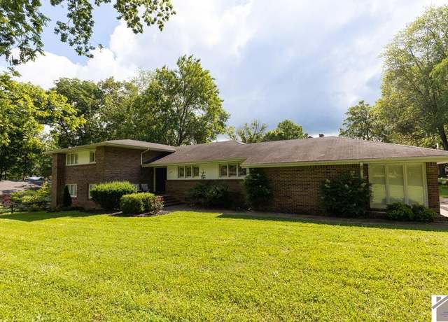 Property at 1218 Dogwood, Murray, KY 42071, 5 beds, 3 baths