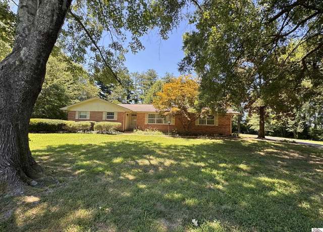 Property at 3901 Maxon Rd, Paducah, KY 42001, 3 beds, 2.5 baths