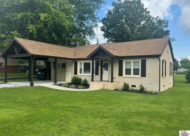 Property at 508 W 8th St, Benton, KY 42025, 3 beds, 2 baths