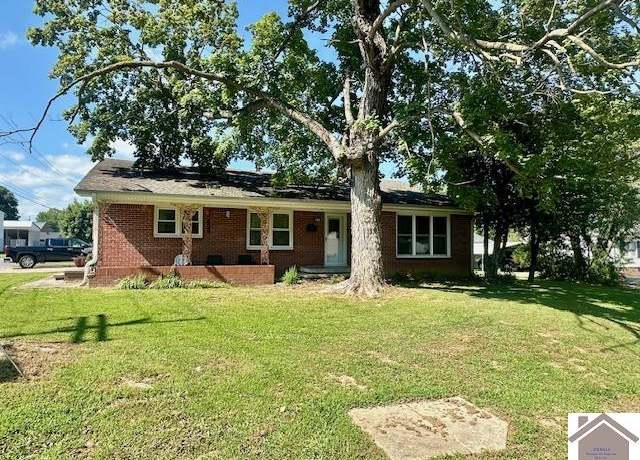 Property at 301 E 14th St, Benton, KY 42025, 3 beds, 2 baths
