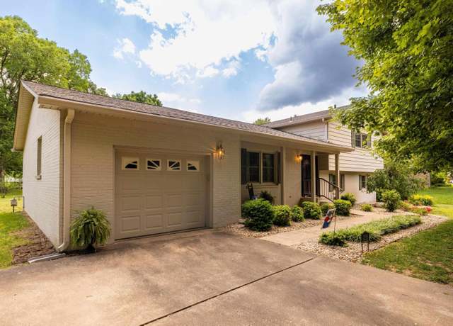 Property at 2216 Gatesborough Cir, Murray, KY 42071, 3 beds, 2 baths