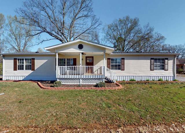 Property at 18 Kenwood Cir, Murray, KY 42071, 4 beds, 2 baths