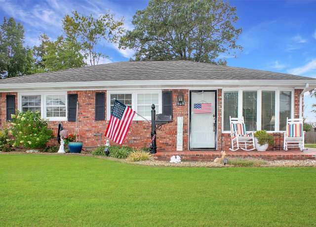 Property at 949 Lorine Ln, Paducah, KY 42001, 3 beds, 1 bath