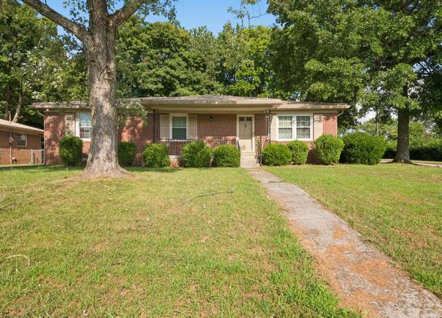 Property at 814 Springmont Dr, Hopkinsville, KY 42240, 3 beds, 1.5 baths