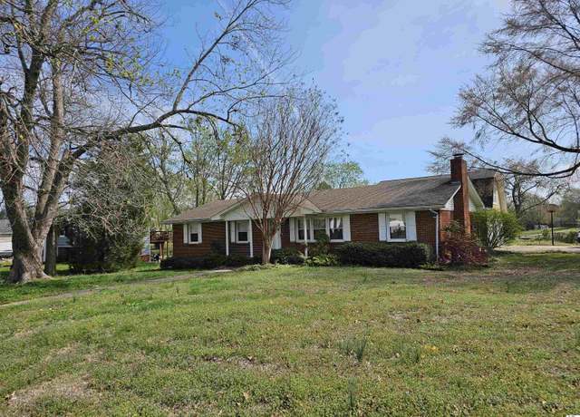 Property at 100 Reid Cr Cir, Paducah, KY 42003, 3 beds, 2 baths
