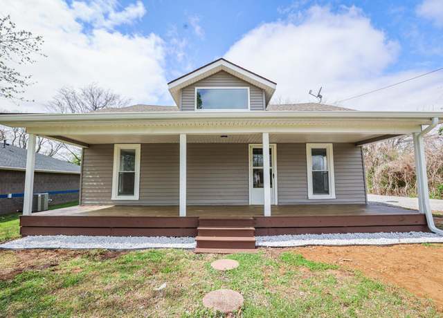Property at 221 S Friendship Rd, Paducah, KY 42003, 3 beds, 1 bath