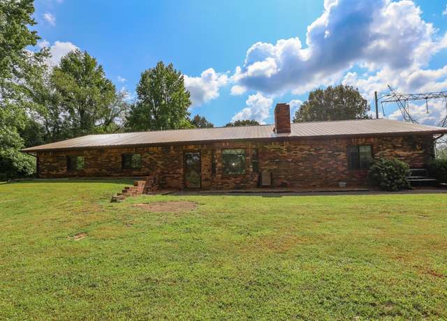 Property at 250 Gatewood Dr, Paducah, KY 42001, 4 beds, 2.5 baths
