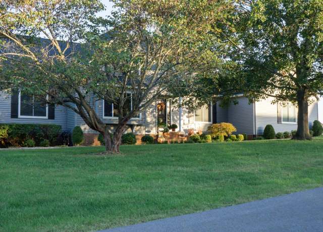 Property at 915 Turnbury Dr, Princeton, KY 42445, 4 beds, 3.5 baths