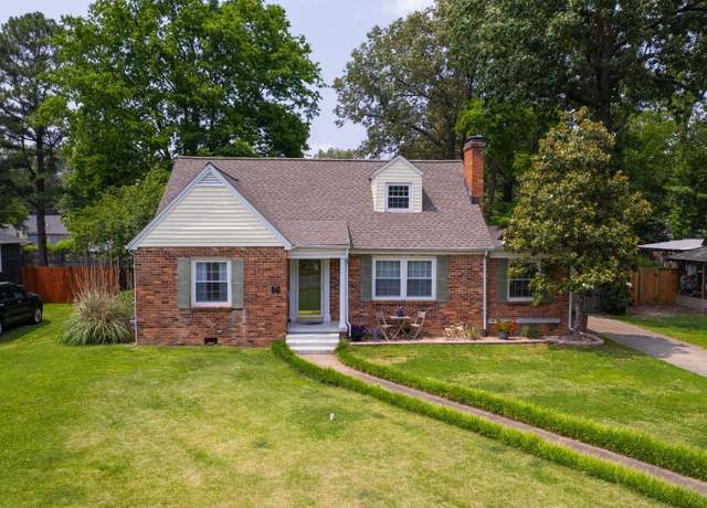 Property at 2539 Jefferson St, Paducah, KY 42001, 3 beds, 2 baths