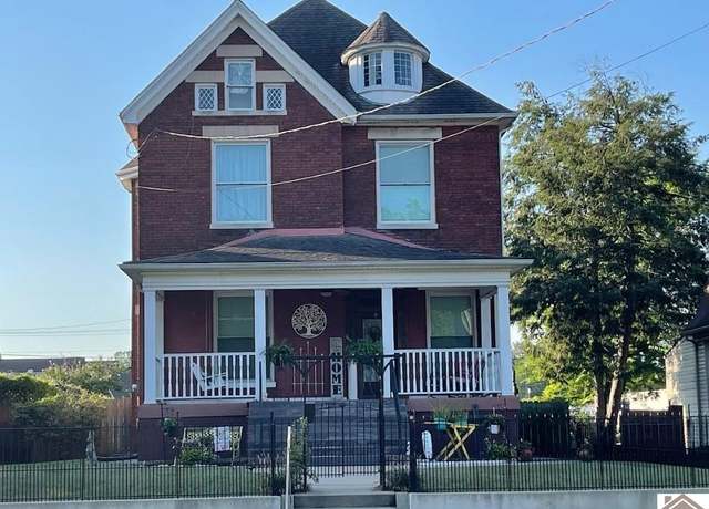 Property at 1722 Jefferson St, Paducah, KY 42001, 3 beds, 2 baths