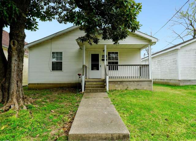 Property at 214 Ashbrook Ave, Paducah, KY 42003, 3 beds, 2 baths