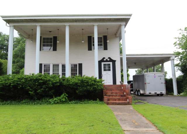Property at 203 Court St, Smithland, KY 42081, 4 beds, 3.5 baths