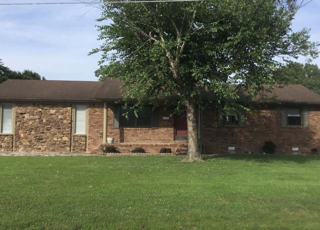 Property at 310 Villa Maria Ct, Paducah, KY 42003, 3 beds, 2.5 baths