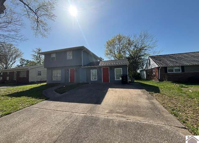 Property at 2311 Shawnee Ln, Paducah, KY 42001, 3 beds, 2.5 baths