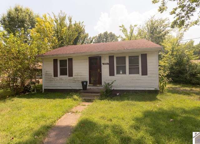 Property at 1206 Markham Ave, Paducah, KY 42001, 3 beds, 1 bath