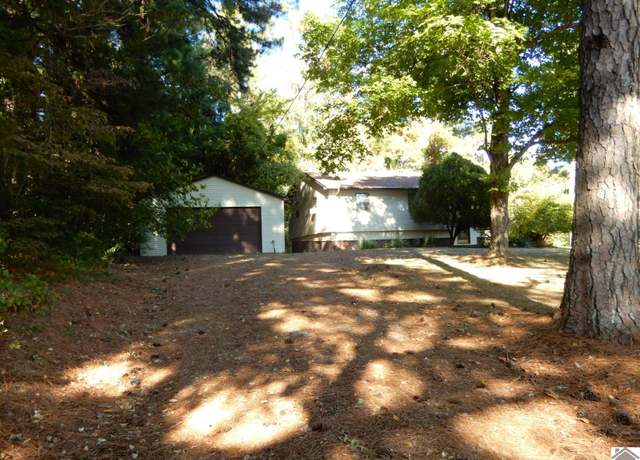 Property at 1165 Bleich Rd, Paducah, KY 42003, 5 beds, 2 baths