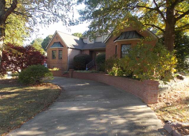 Property at 124 Arbor Crest Dr, Mayfield, KY 42066, 4 beds, 3.5 baths