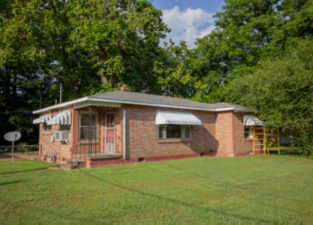 Property at 3028 Estes Ln, Paducah, KY 42003, 2 beds, 1.5 baths