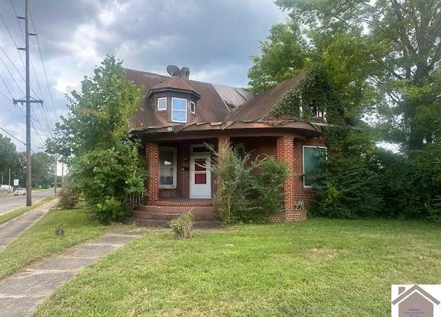 Property at 900 Tennessee St, Paducah, KY 42001, 3 beds, 2 baths