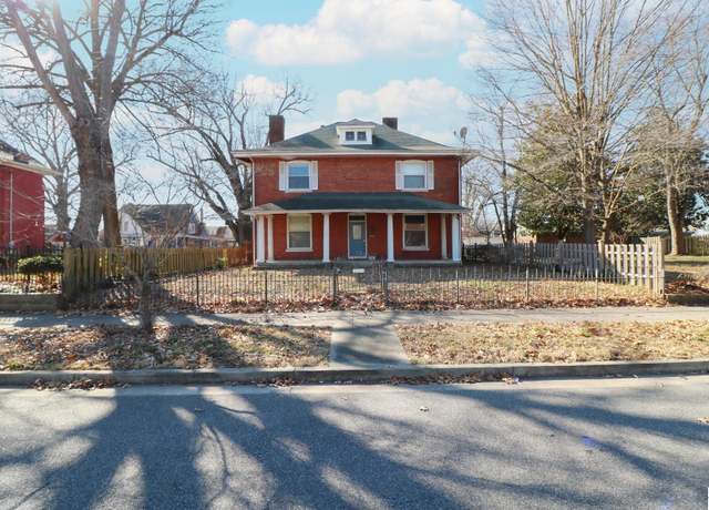 Property at 217 Fountain Ave, Paducah, KY 42001, 4 beds, 2 baths