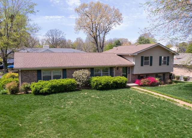 Property at 501 Woodland Dr, Paducah, KY 42001, 4 beds, 3 baths