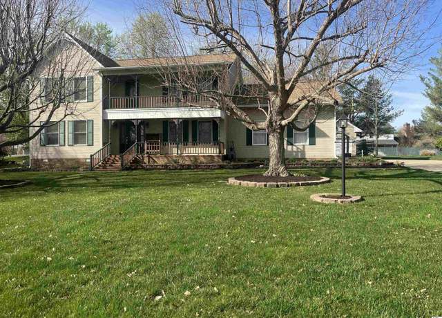 Property at 452 Tudor Blvd, Paducah, KY 42003, 4 beds, 2.5 baths